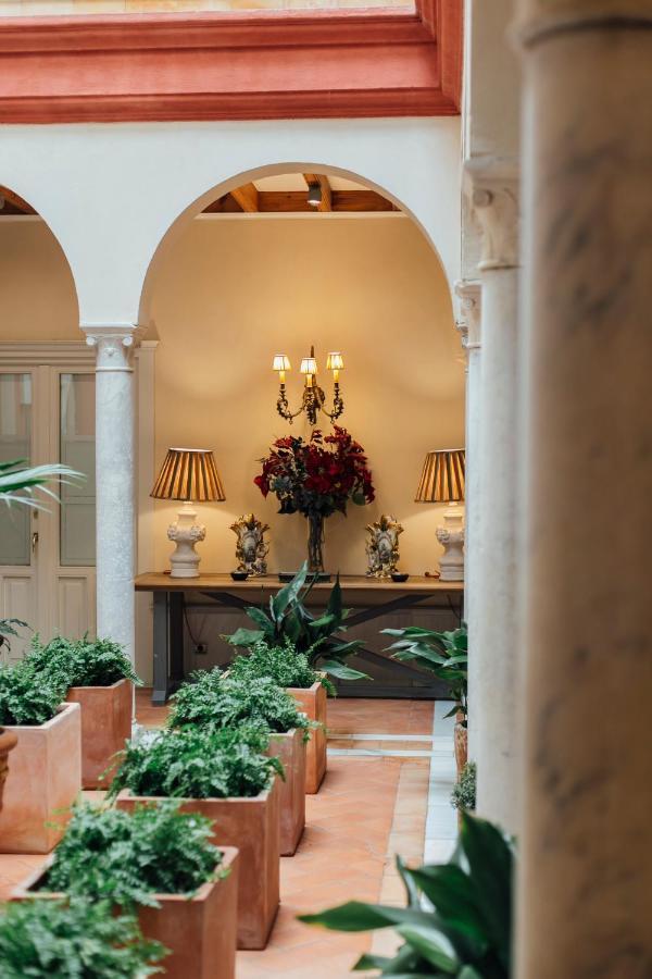 Casa Patio Del Siglo Xix * Sevilla